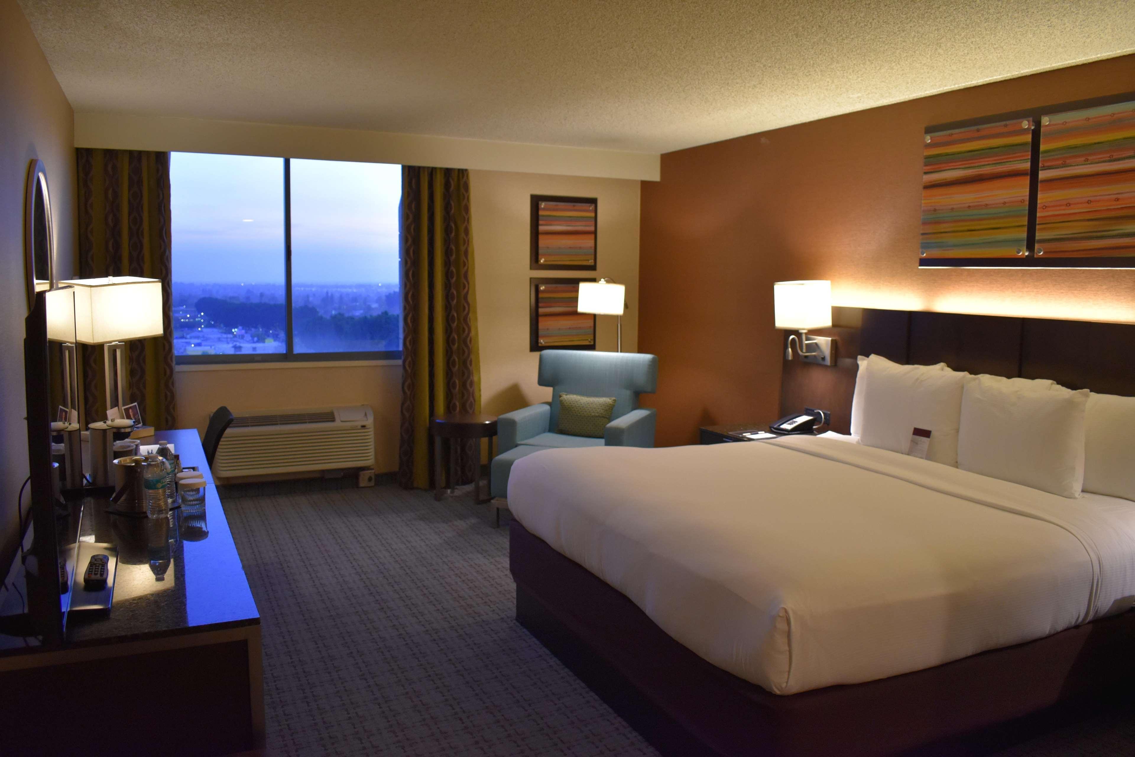 Doubletree By Hilton Whittier Exterior foto