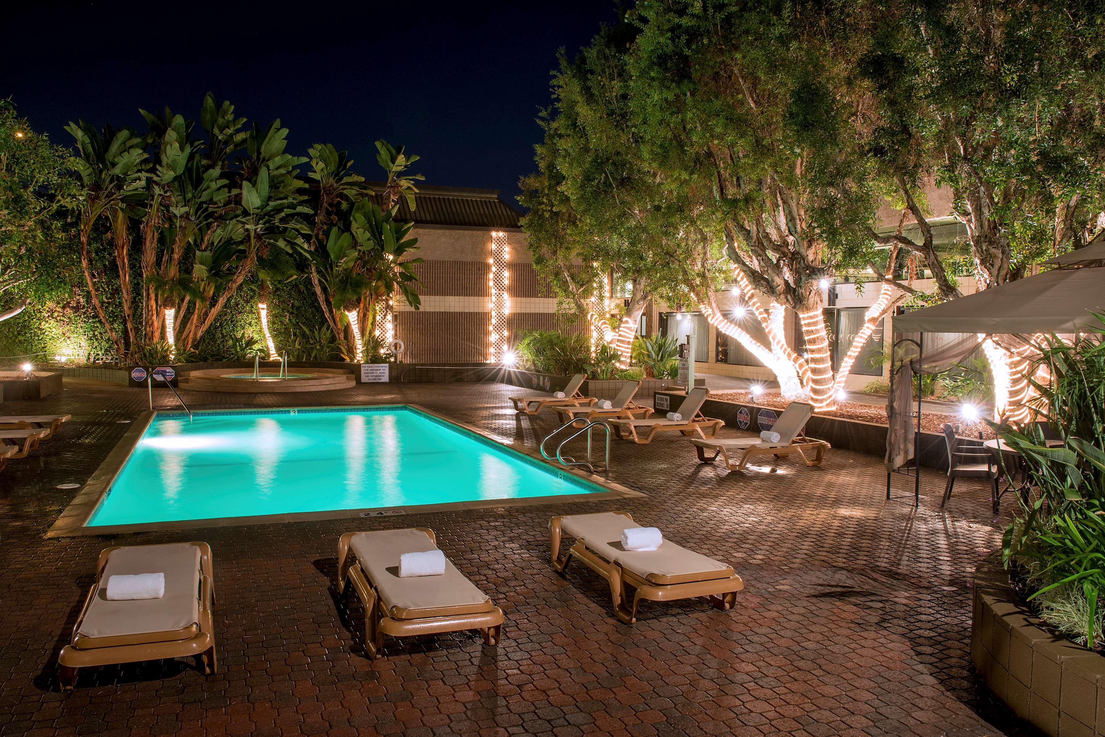 Doubletree By Hilton Whittier Exterior foto