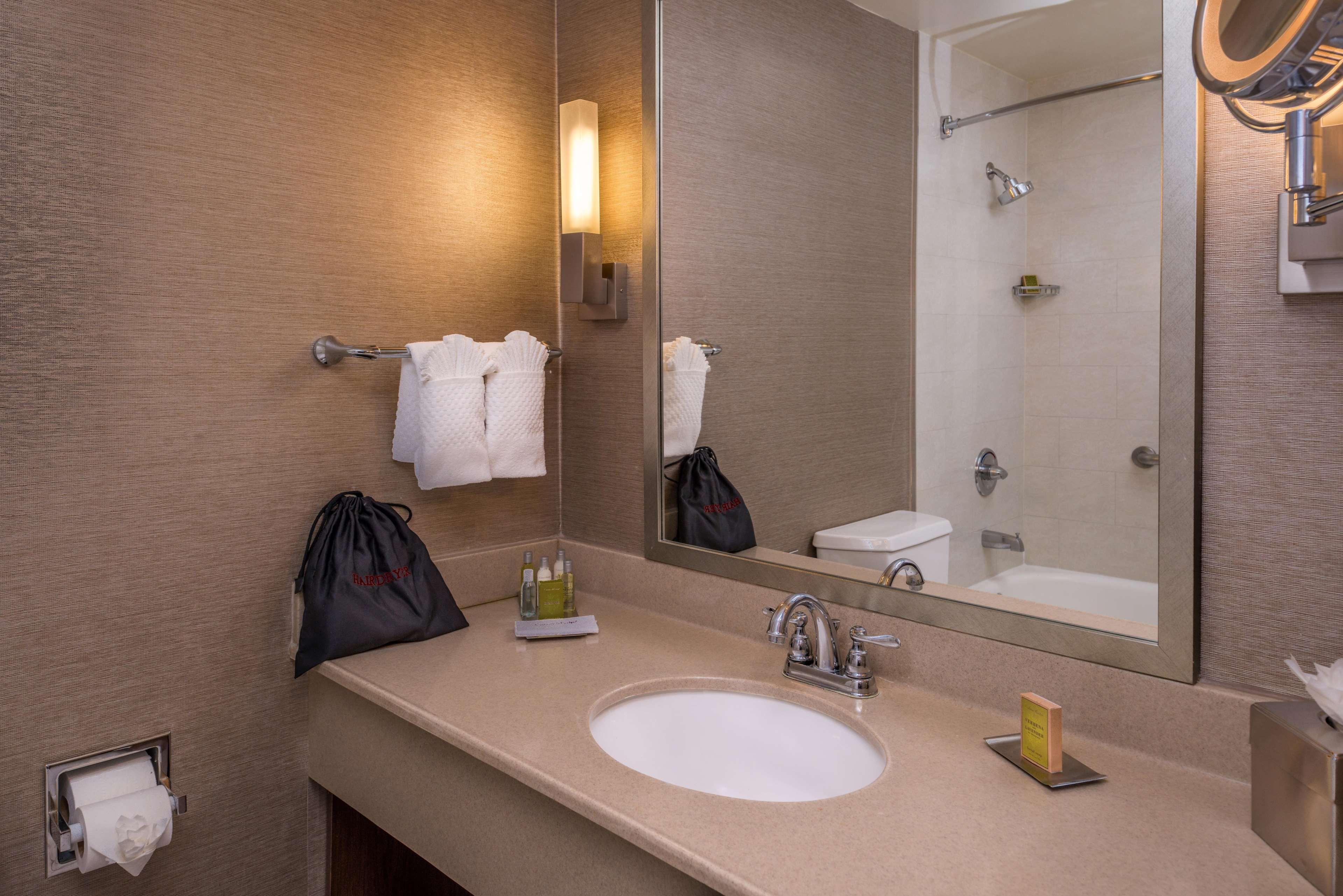 Doubletree By Hilton Whittier Quarto foto