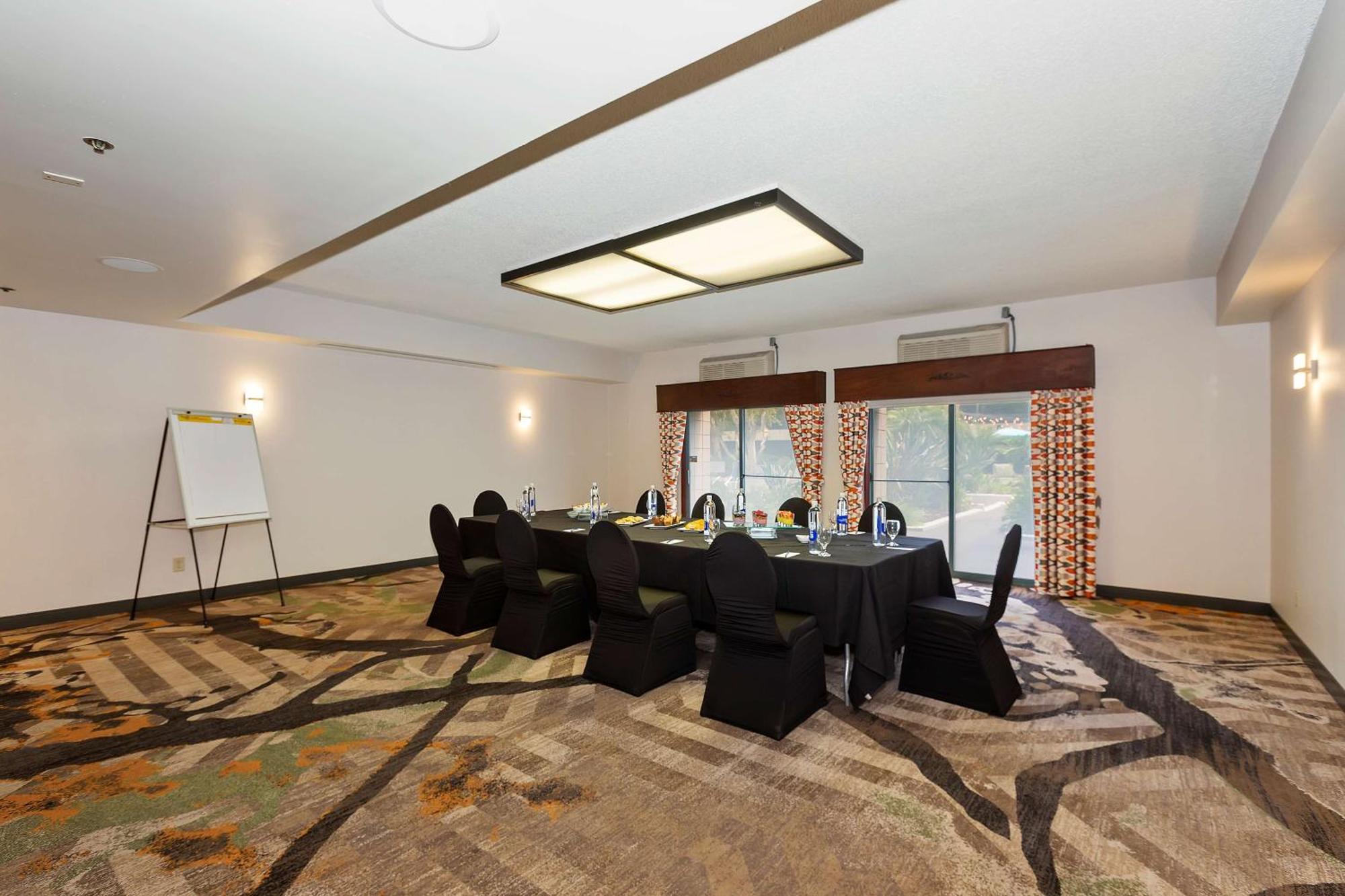 Doubletree By Hilton Whittier Exterior foto