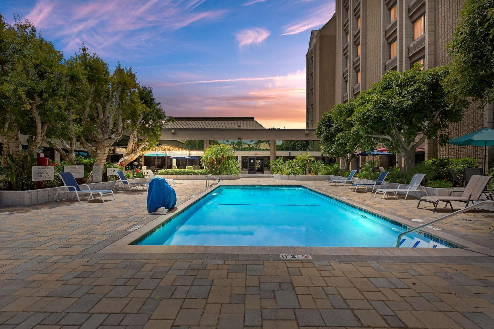 Doubletree By Hilton Whittier Exterior foto